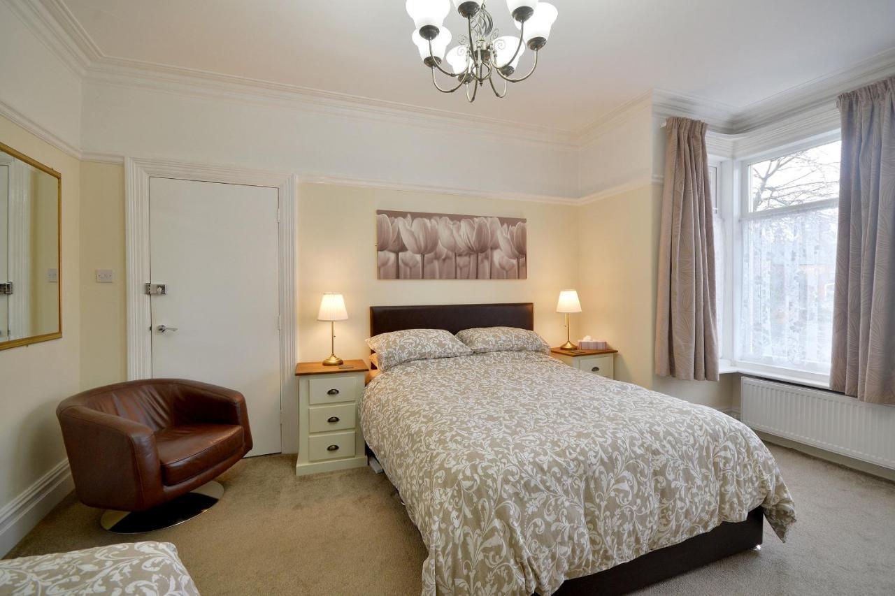 Ground Floor Apartment Up To 6 Guests With Games Chill Out Room Scarborough Exteriör bild