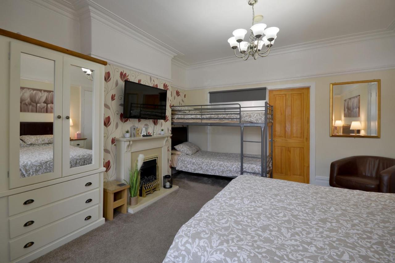 Ground Floor Apartment Up To 6 Guests With Games Chill Out Room Scarborough Exteriör bild