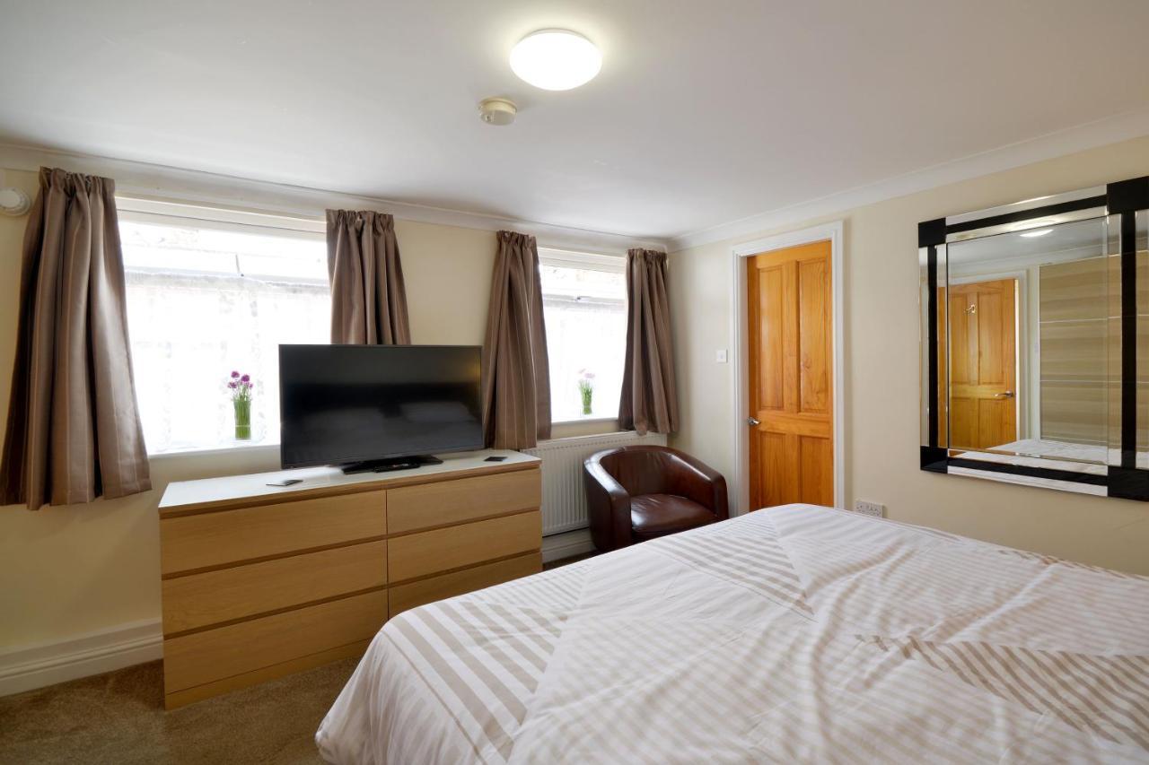 Ground Floor Apartment Up To 6 Guests With Games Chill Out Room Scarborough Exteriör bild