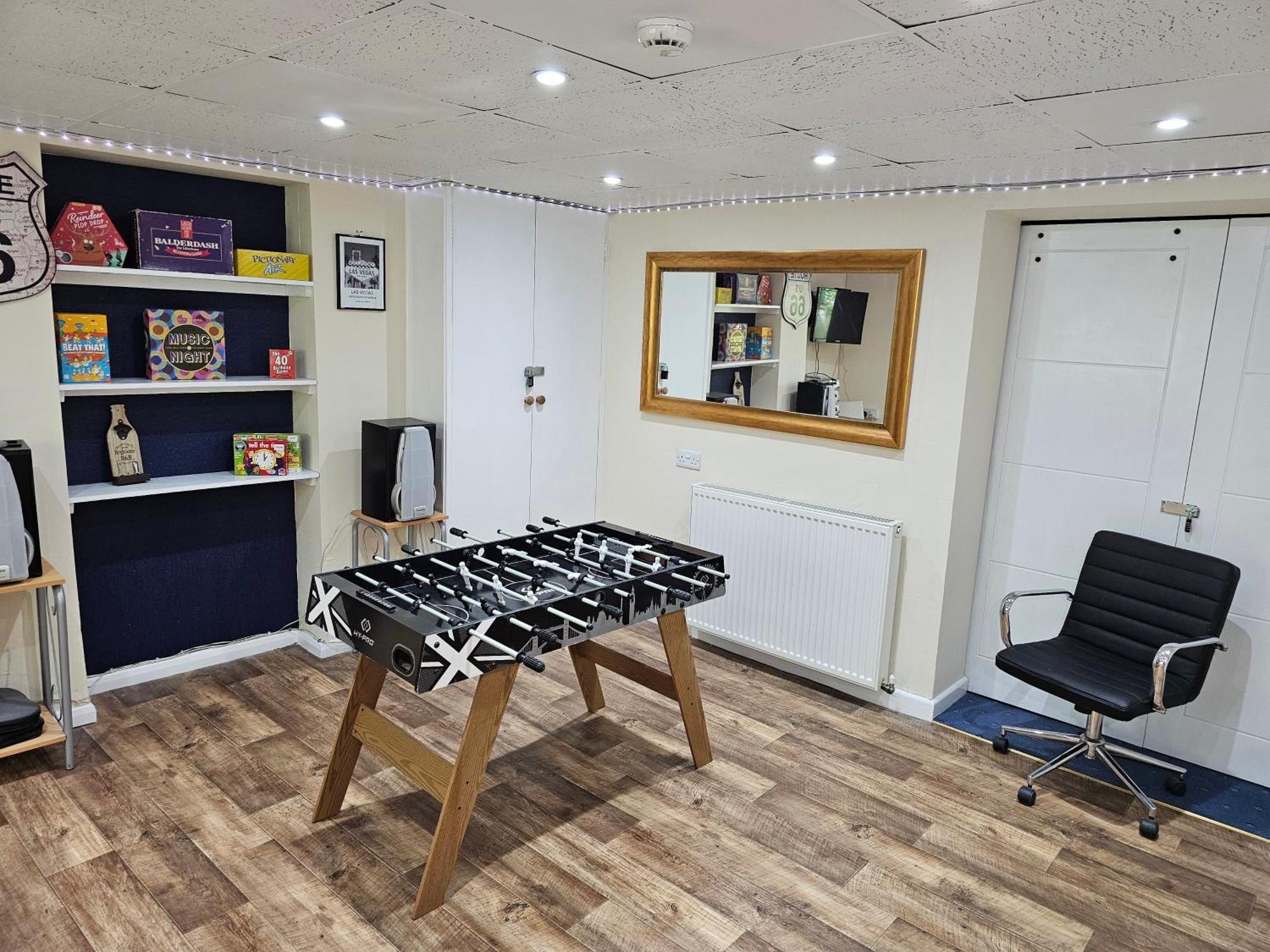 Ground Floor Apartment Up To 6 Guests With Games Chill Out Room Scarborough Exteriör bild