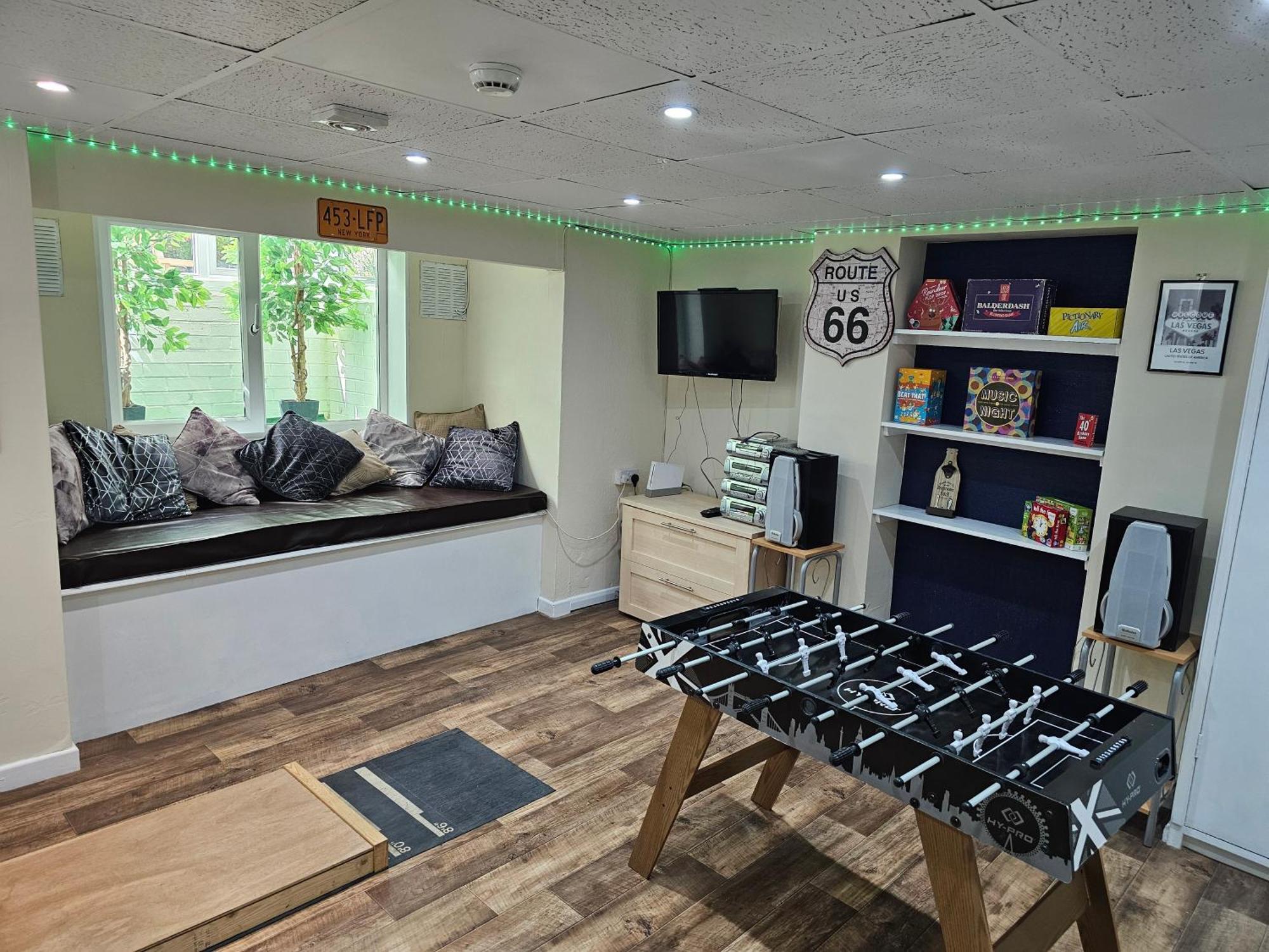 Ground Floor Apartment Up To 6 Guests With Games Chill Out Room Scarborough Exteriör bild